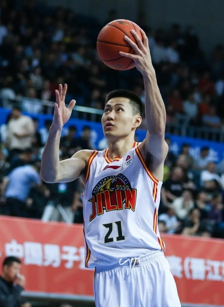 辽宁男篮核心球员复出，对阵争夺胜利