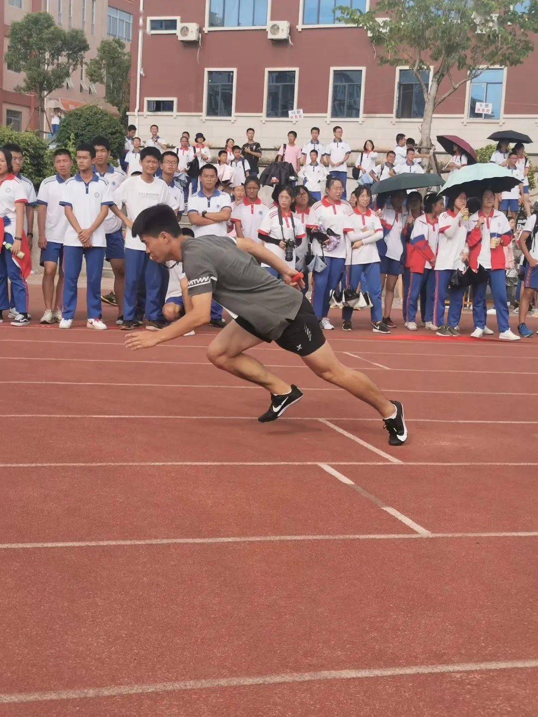 哥伦比亚球队蓄势待发，欲摘桂冠
