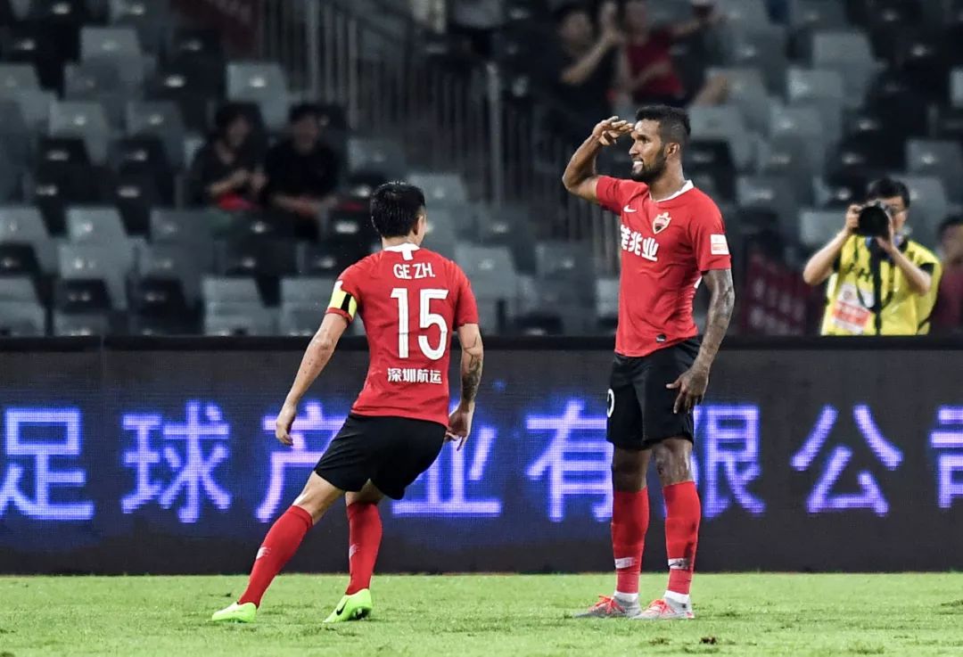 广州富力客场逼平天津天海，继续保持不败