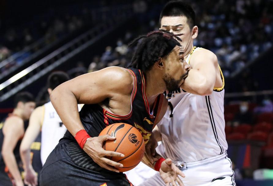 足协杯决赛胜负难料,新老对决谁能称王? 足协杯决赛胜负难料,新老对决谁能称王?