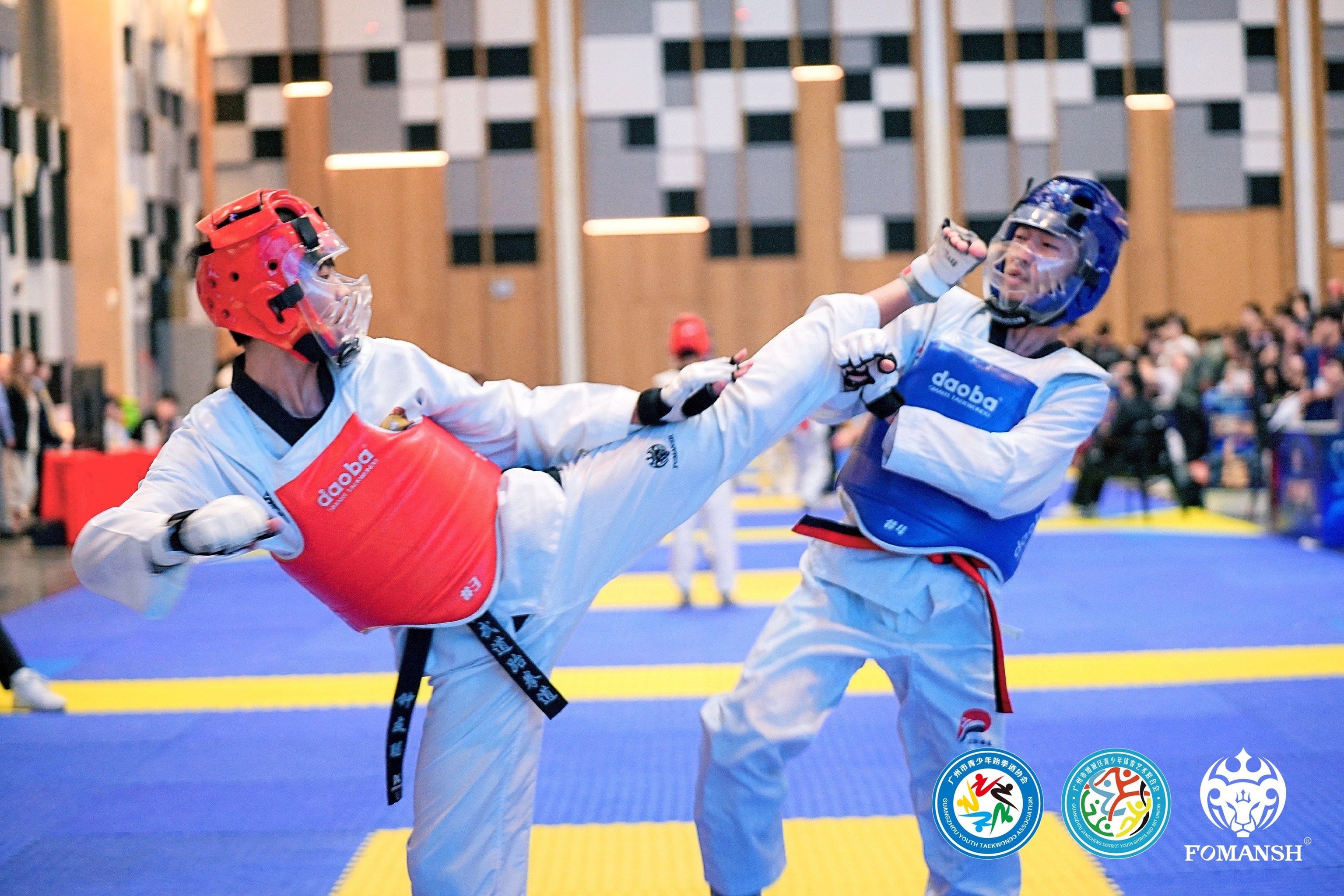 雷速官网-跆拳道比赛精彩纷呈，技艺高超